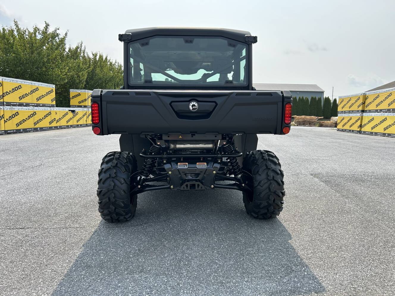 A photo of this 2026 Can-Am Defender MAX DPS CAB HD10