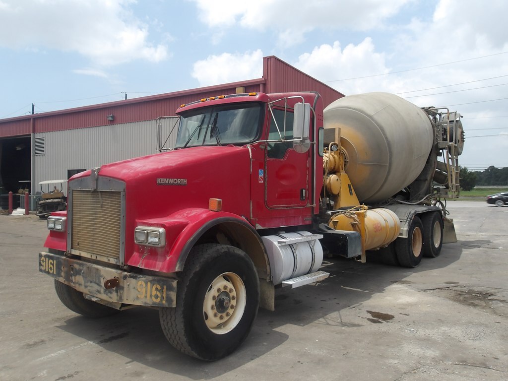 2017 KENWORTH W900 in Houston, TX