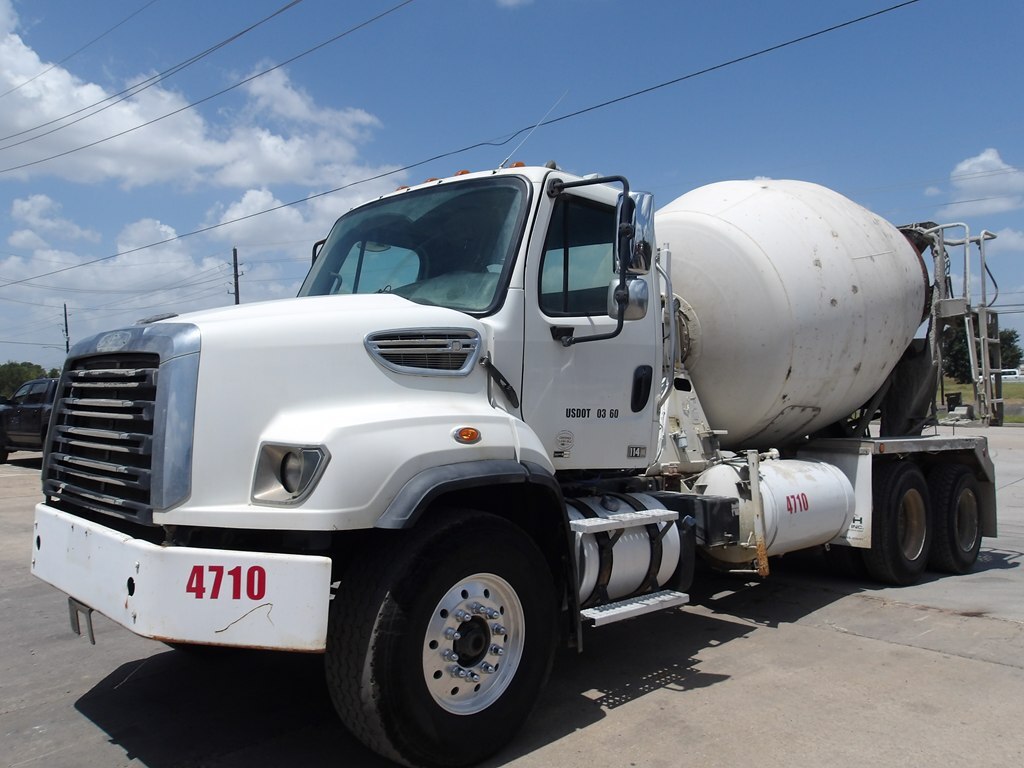 2015 FREIGHTLINER 114 SD in Houston, TX
