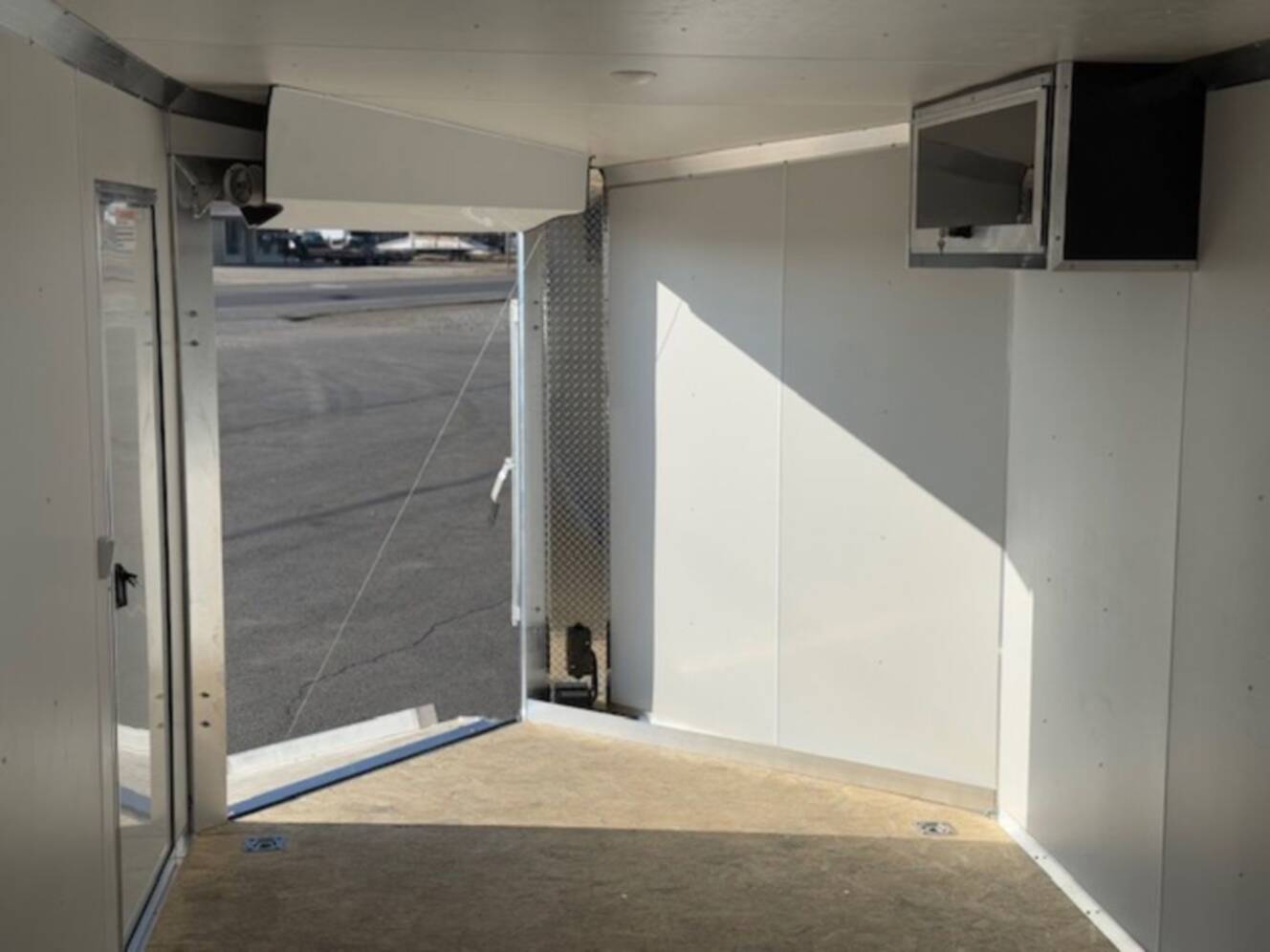 A photo of this 2025 Alcom C8.5X22CH-AS-PV