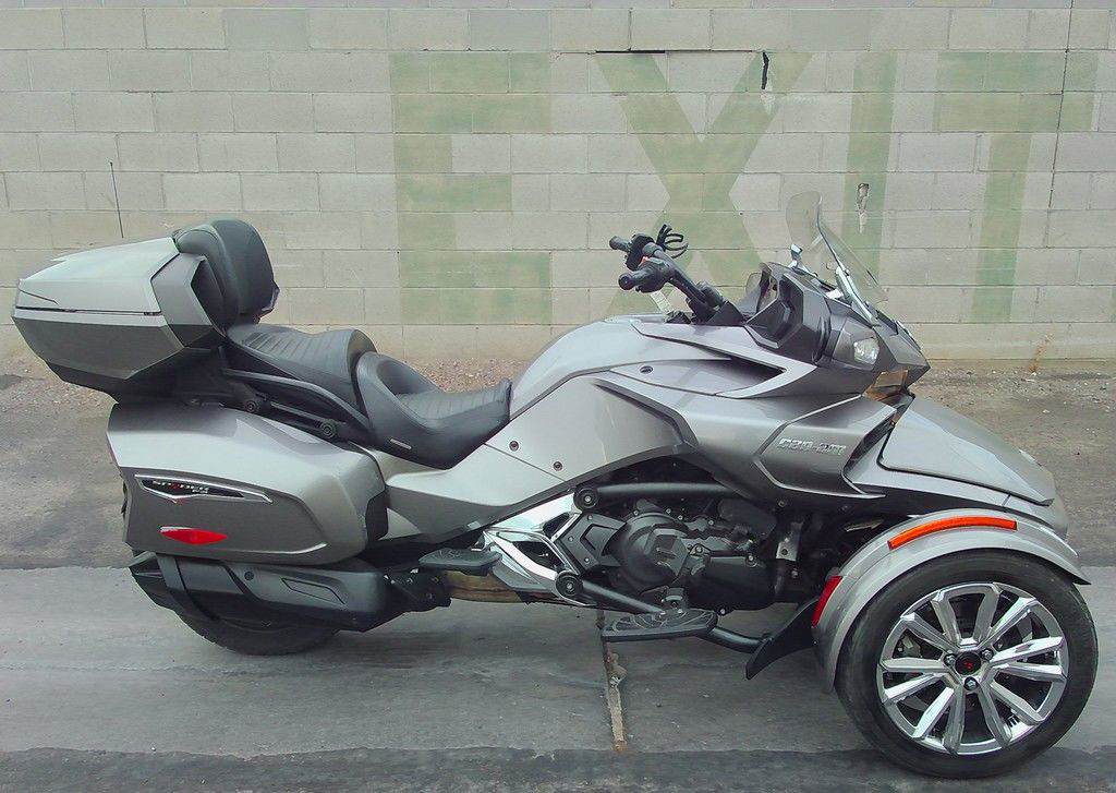 2017 Can-Am Spyder F3 Limited 6-Speed Semi-Automatic (SE6) F3 SE6 LIMITED in Las Vegas, NV