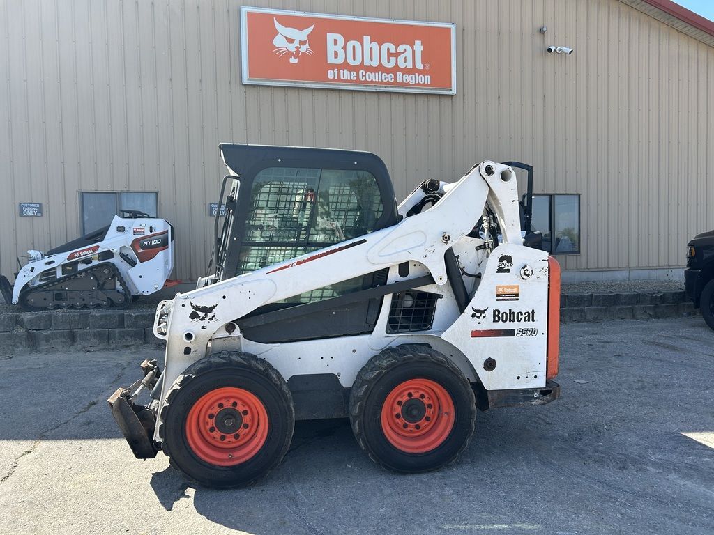 2016 Bobcat S570 in La Crescent, MN