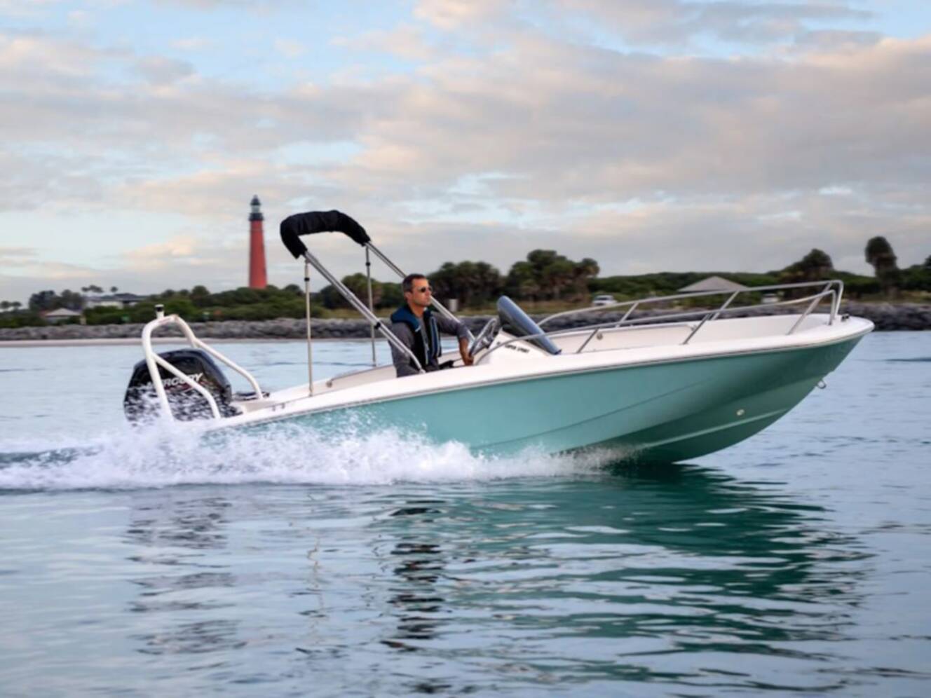 A photo of this 2027 Boston Whaler 160 Super Sport