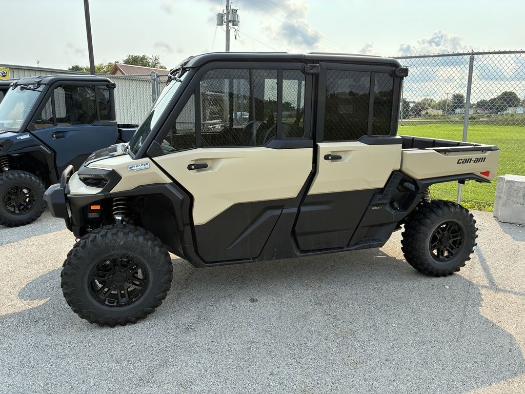 2026 Can-Am Defender MAX Limited HD11 Desert Tan & Carbon Black in johnson creek WI