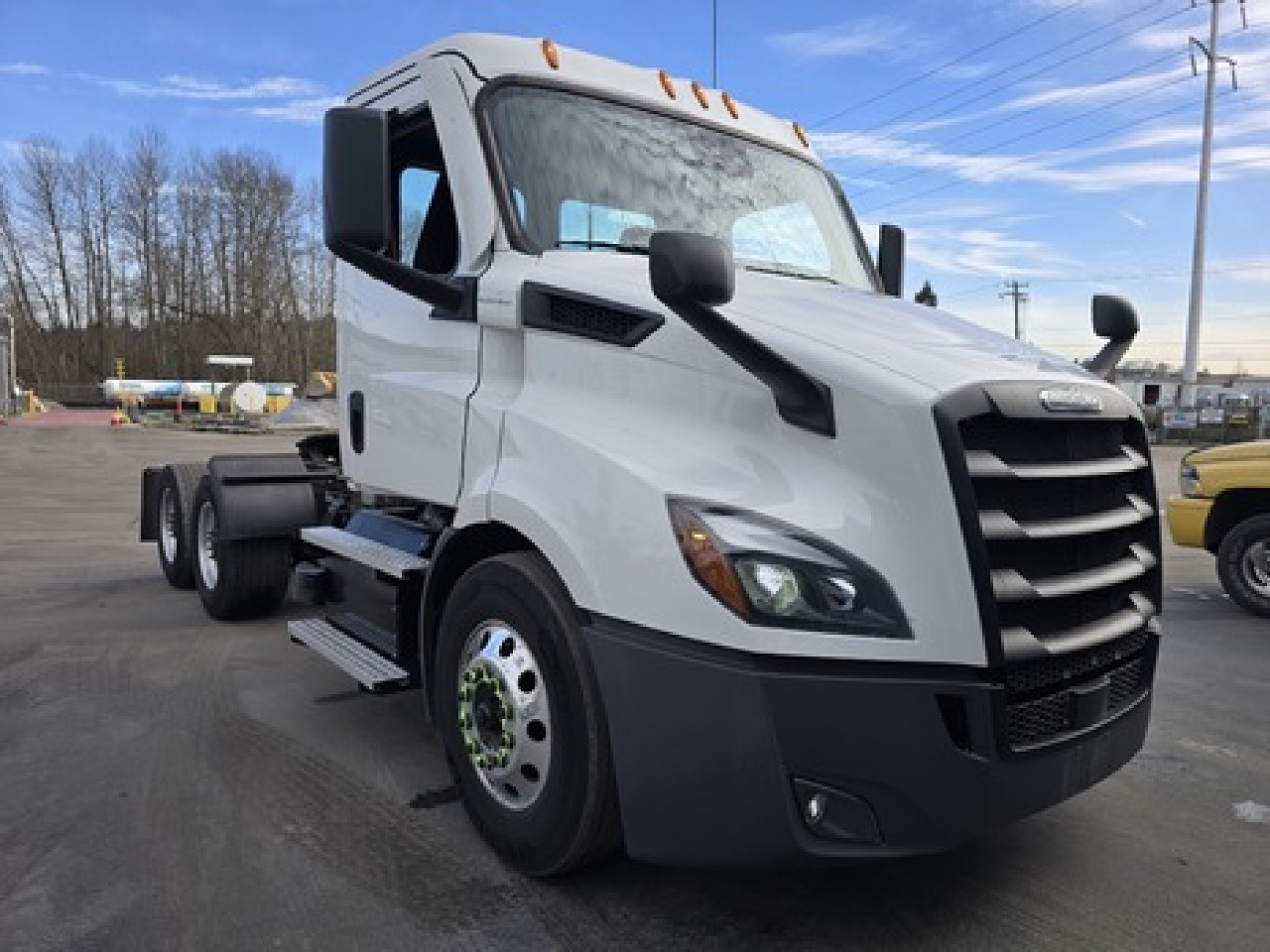 2021 FREIGHTLINER CASCADIA 116 in Bonita Springs, FL