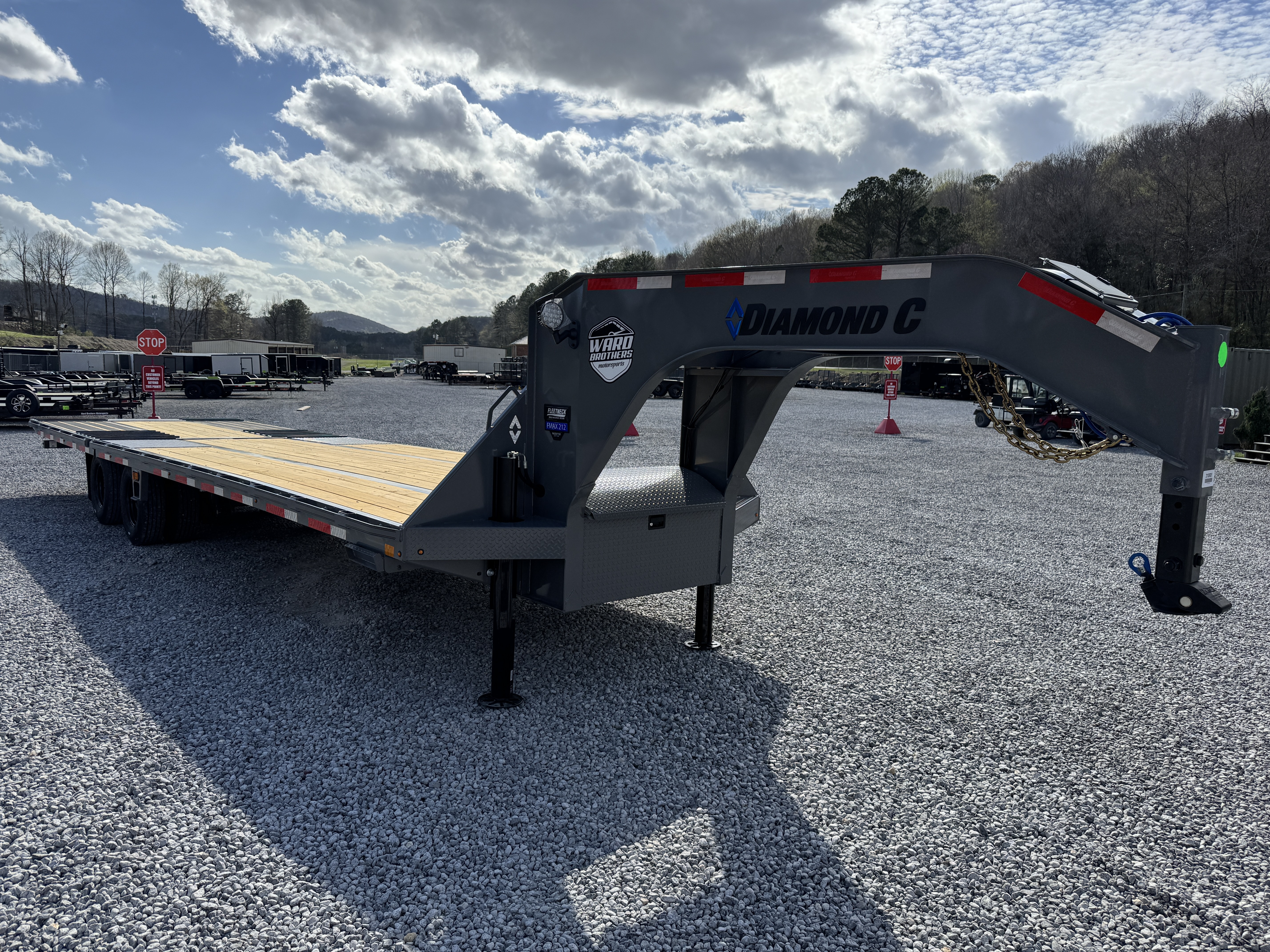 2026 Diamond C FMAX212 32ft 25K Hydraulic Dove Pacesetter Edition Goos in Leeds, AL