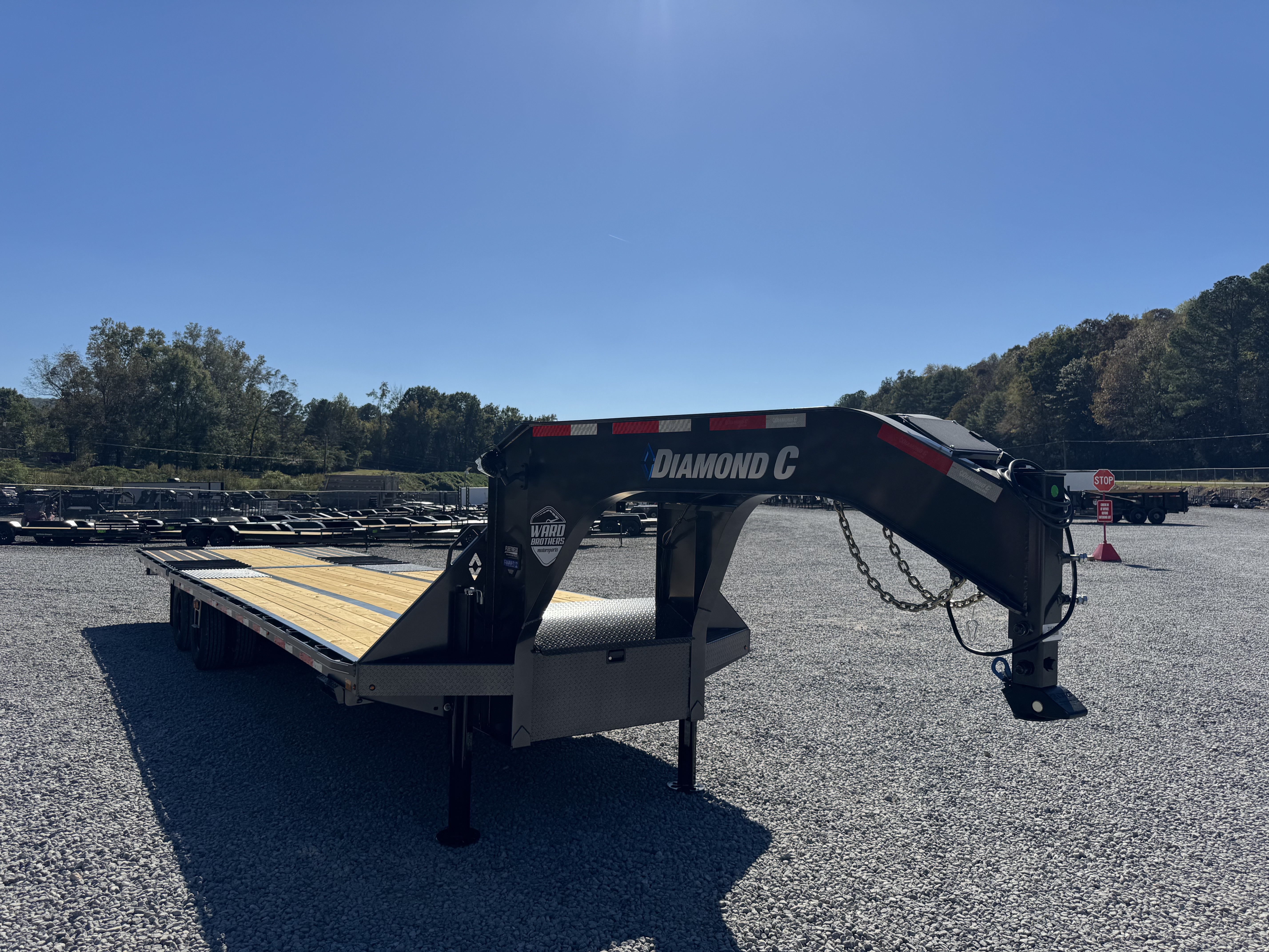 2026 Diamond C FMAX212 32ft 25K Hydraulic Dove Pacesetter Edition Goos in Leeds, AL