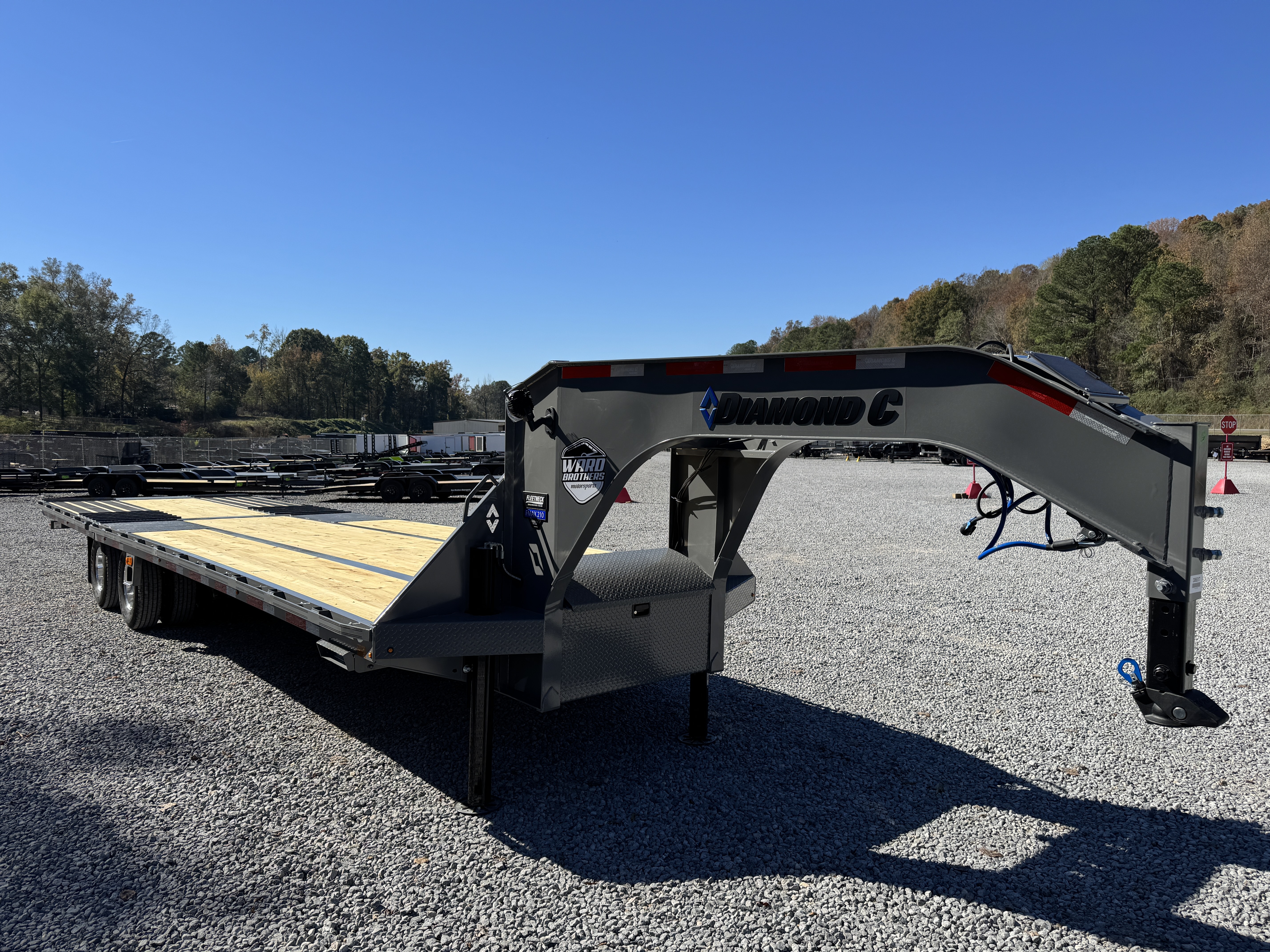 2026 Diamond C FMAX210 32ft 25K Hydraulic Dove Pacesetter Edition Goos in Leeds, AL