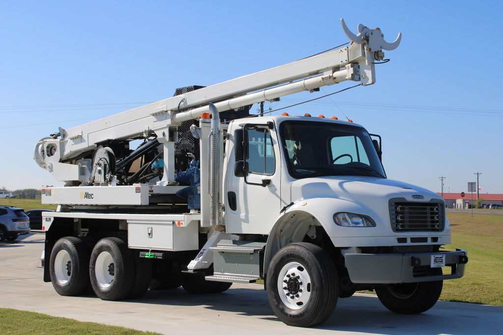 2018 FREIGHTLINER M2 6x6 / Altec HD35A-22 in Bryan, TX