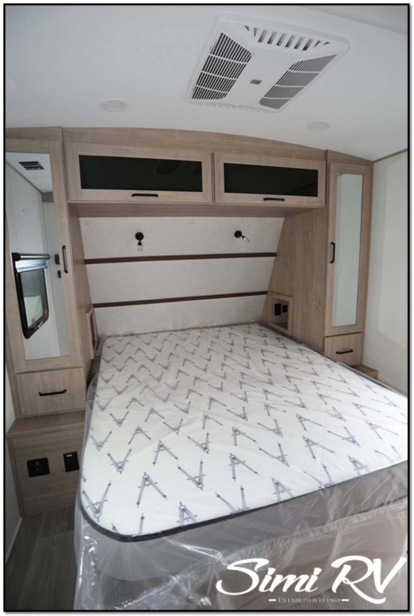A photo of this 2026 Grand Design Imagine 2800BH