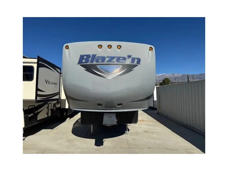 2019 PACIFIC COACHWORKS BLAZE'N F29