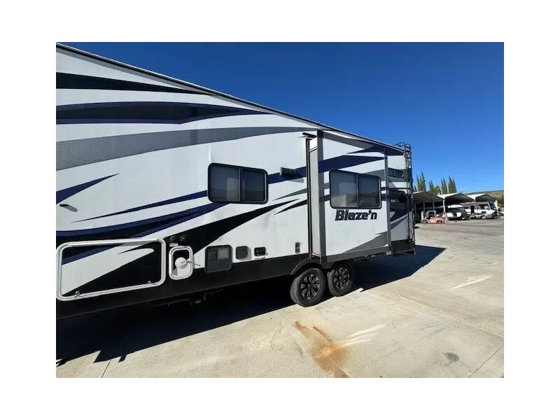 2019 PACIFIC COACHWORKS BLAZE'N F29