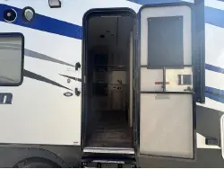 2019 PACIFIC COACHWORKS BLAZE'N F29