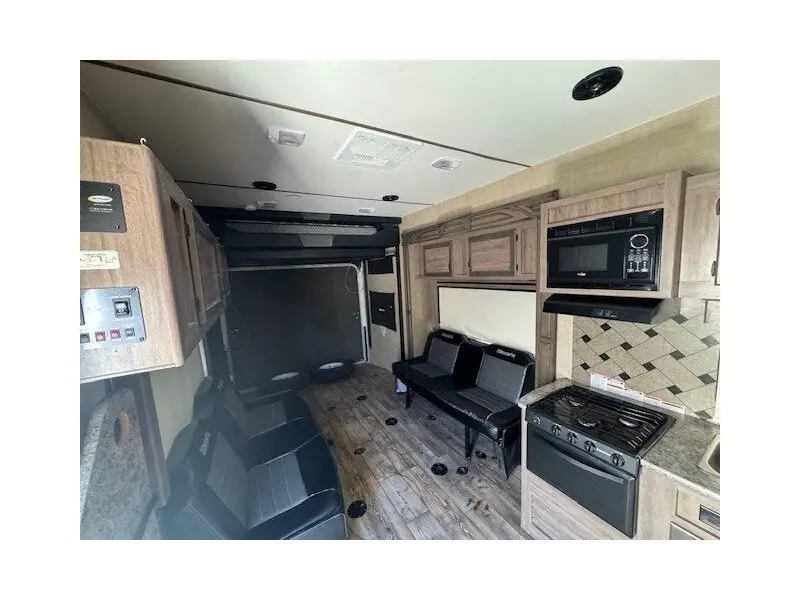 2019 PACIFIC COACHWORKS BLAZE'N F29