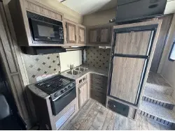 2019 PACIFIC COACHWORKS BLAZE'N F29