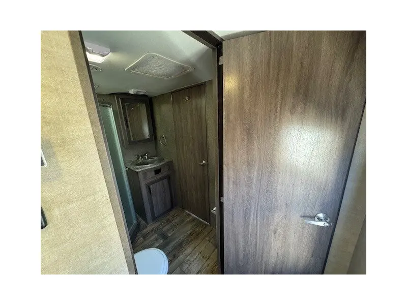 2019 PACIFIC COACHWORKS BLAZE'N F29