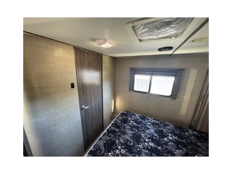 2019 PACIFIC COACHWORKS BLAZE'N F29