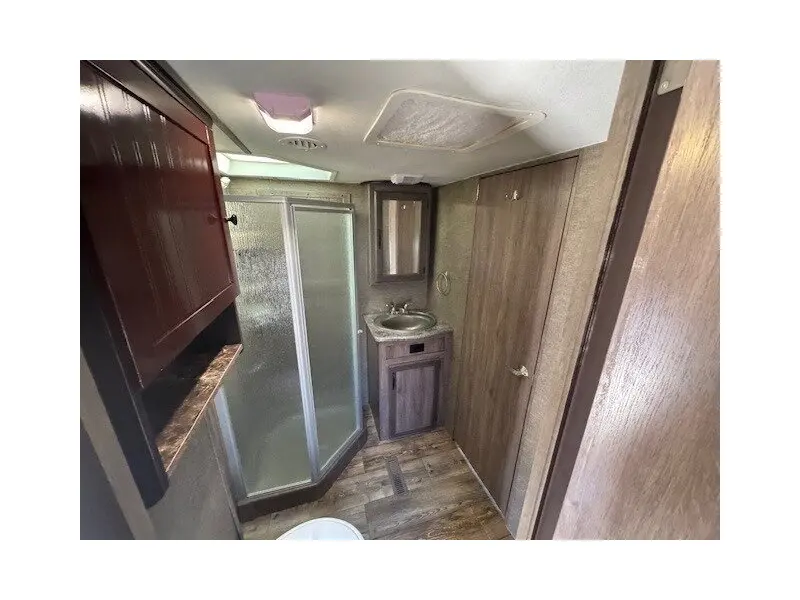 2019 PACIFIC COACHWORKS BLAZE'N F29