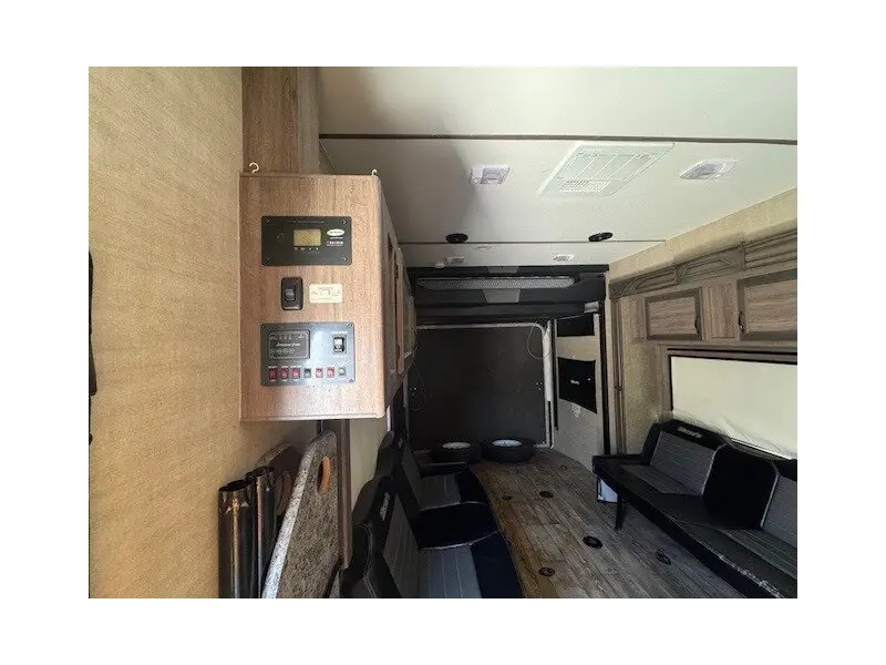 2019 PACIFIC COACHWORKS BLAZE'N F29
