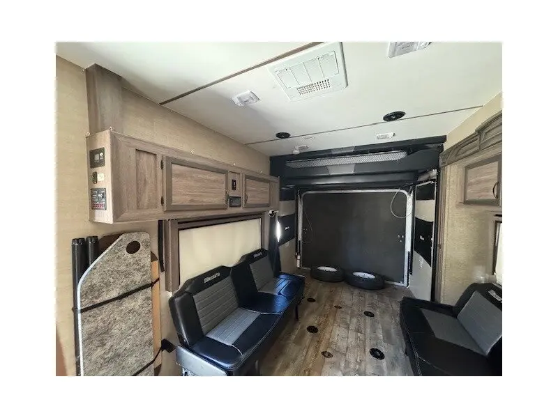 2019 PACIFIC COACHWORKS BLAZE'N F29