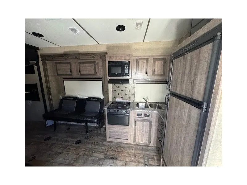 2019 PACIFIC COACHWORKS BLAZE'N F29
