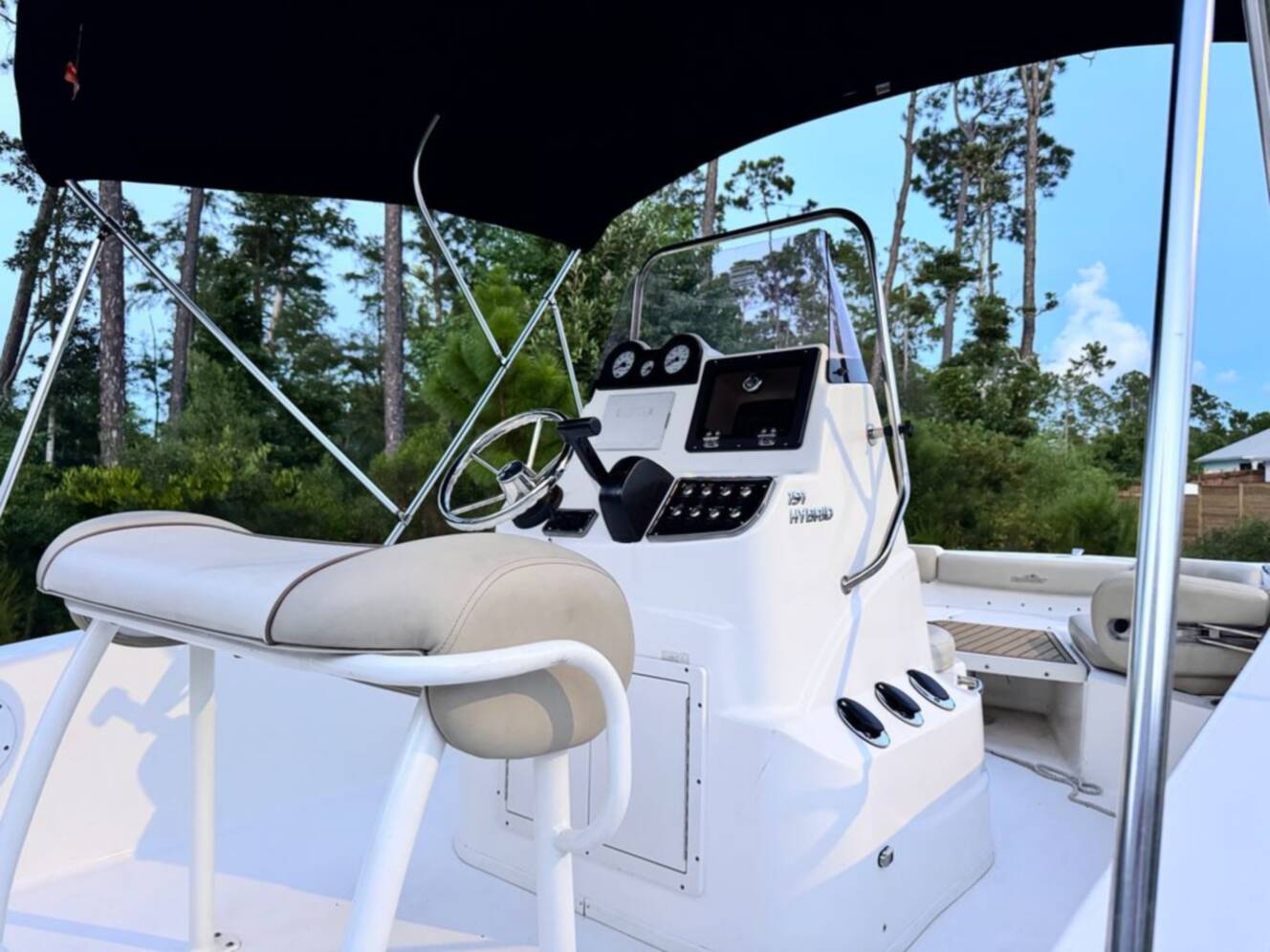 A photo of this 2022 Nauticstar 191 Hybrid