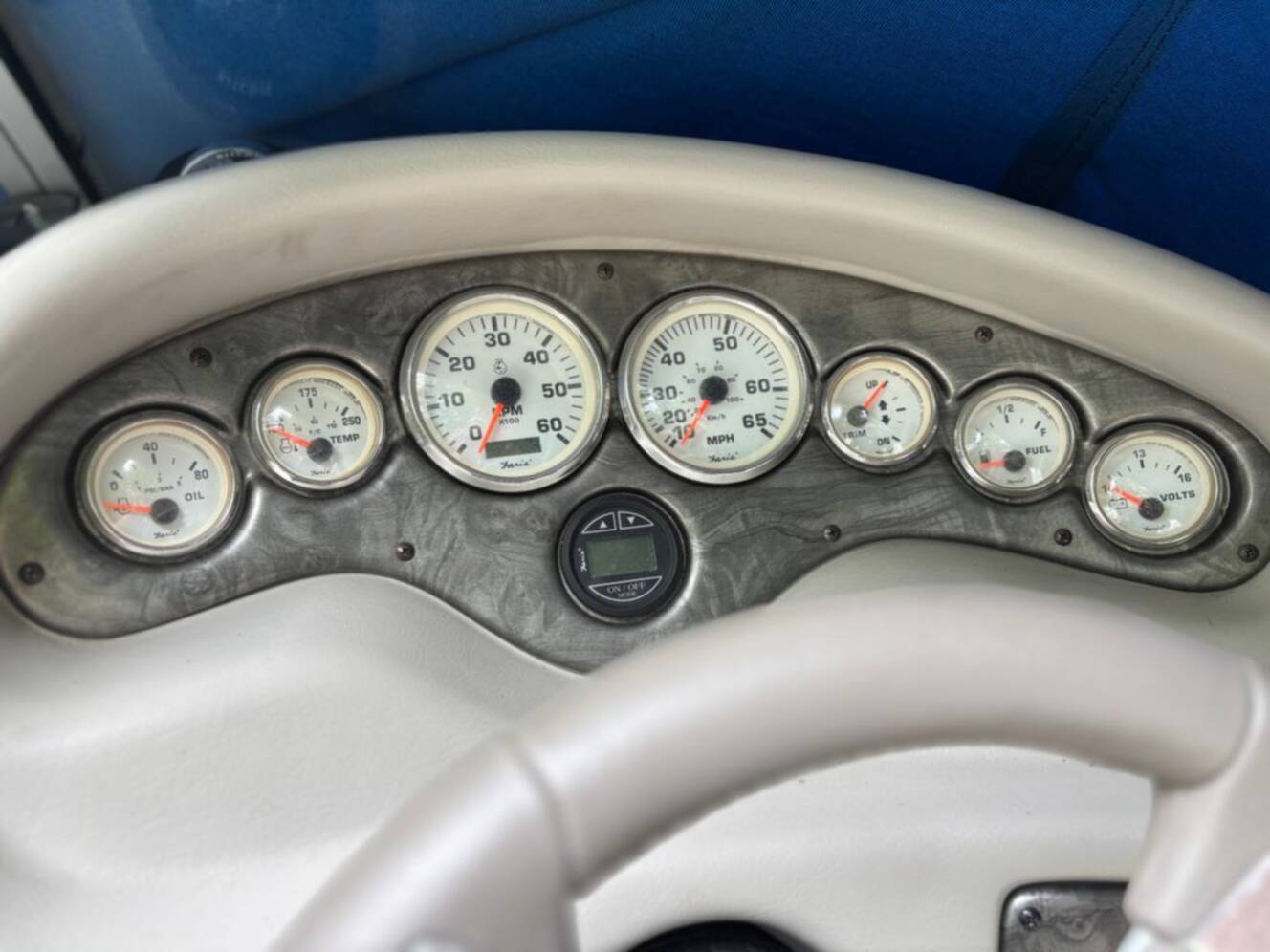A photo of this 2009 Stingray 250 CR