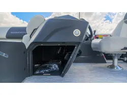 2027 Bennington 20 S1 STERN RADIUS