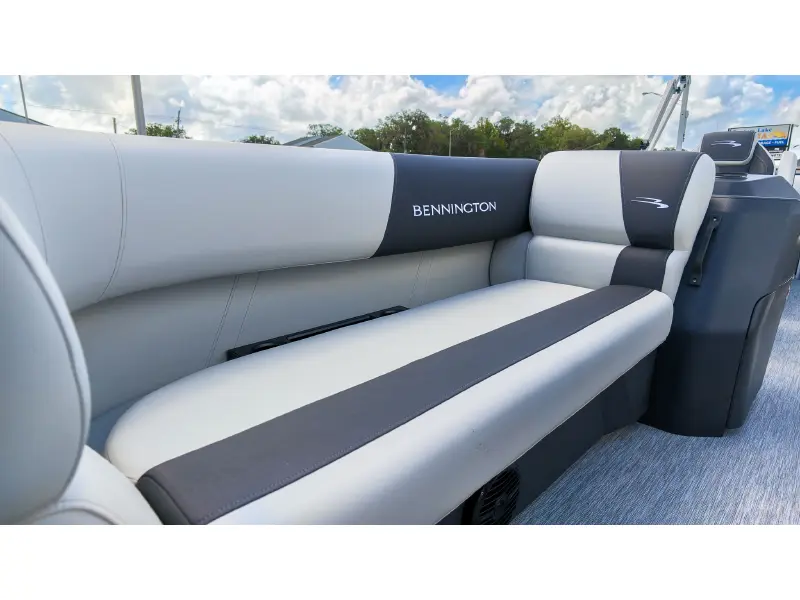 2027 Bennington 20 S1 STERN RADIUS