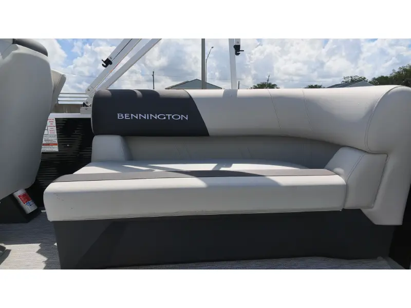 2027 Bennington 20 S1 STERN RADIUS