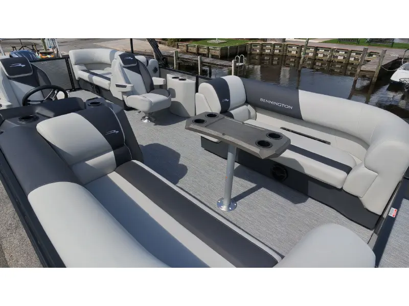 2027 Bennington 22 S1 STERN RADIUS