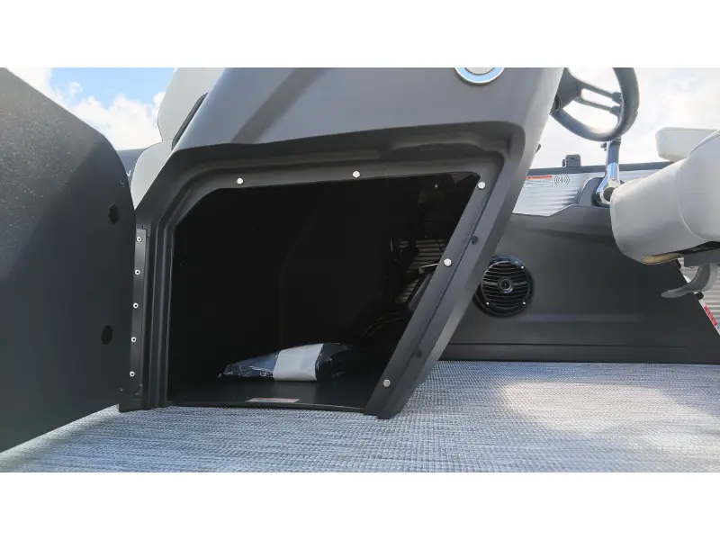 2027 Bennington 22 S1 STERN RADIUS