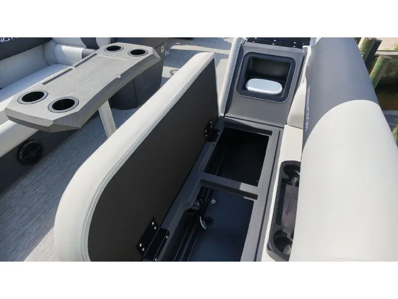 2027 Bennington 22 S1 STERN RADIUS