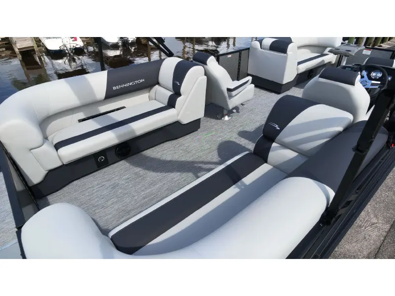 2027 Bennington 22 S1 STERN RADIUS