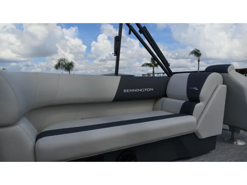 2027 Bennington 22 S1 STERN RADIUS