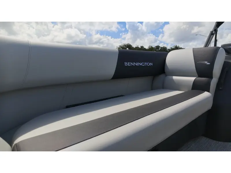 2027 Bennington 22 S1 STERN RADIUS