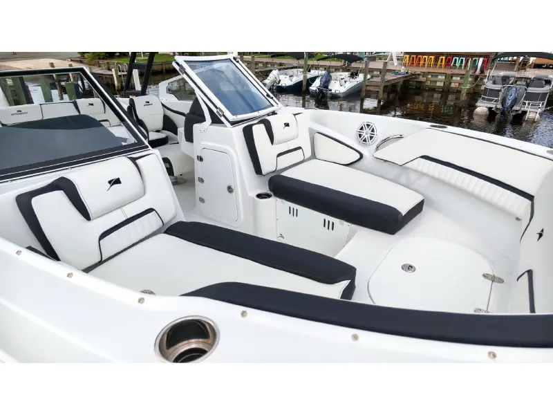 2027 Stingray 20 SBX