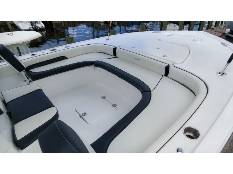 2027 Tidewater 2500 Carolina Bay