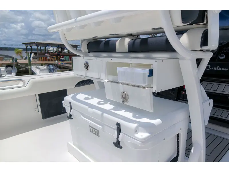 2027 Tidewater 2500 Carolina Bay