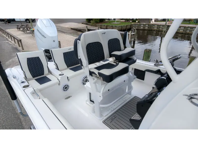 2027 Tidewater 2500 Carolina Bay