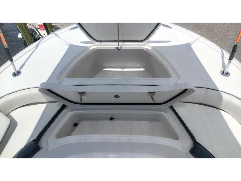 2027 Tidewater 2500 Carolina Bay