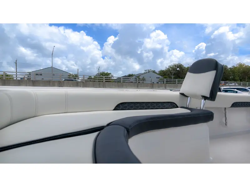 2027 Tidewater 2500 Carolina Bay