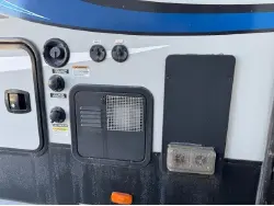 2019 FOREST RIVER CHEROKEE ARCTIC WOLF 285RL4