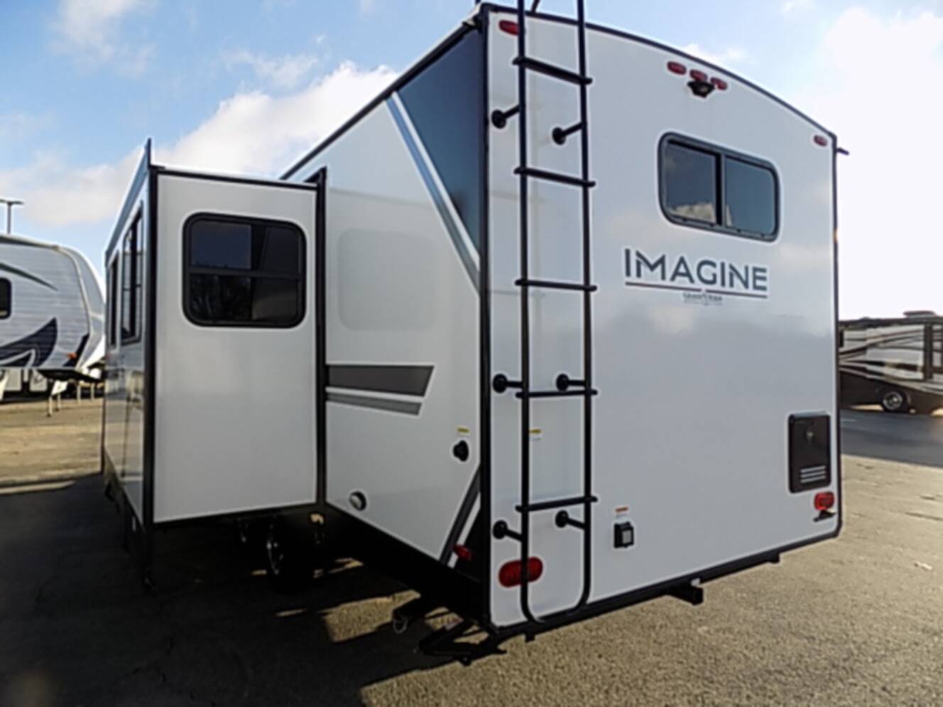 A photo of this 2025 Grand Design Imagine 2600RB