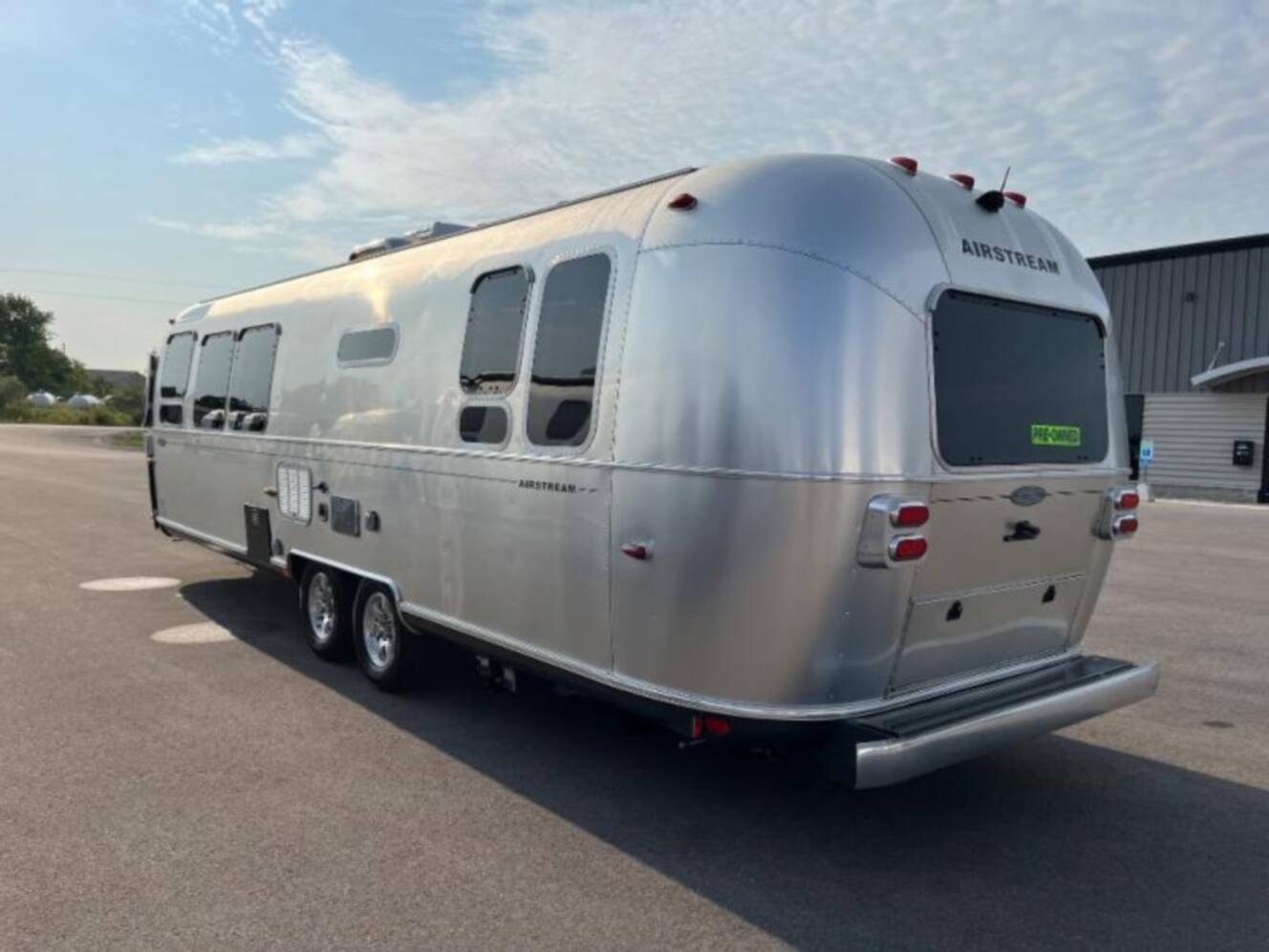 A photo of this 2012 Airstream Flying Cloud 30