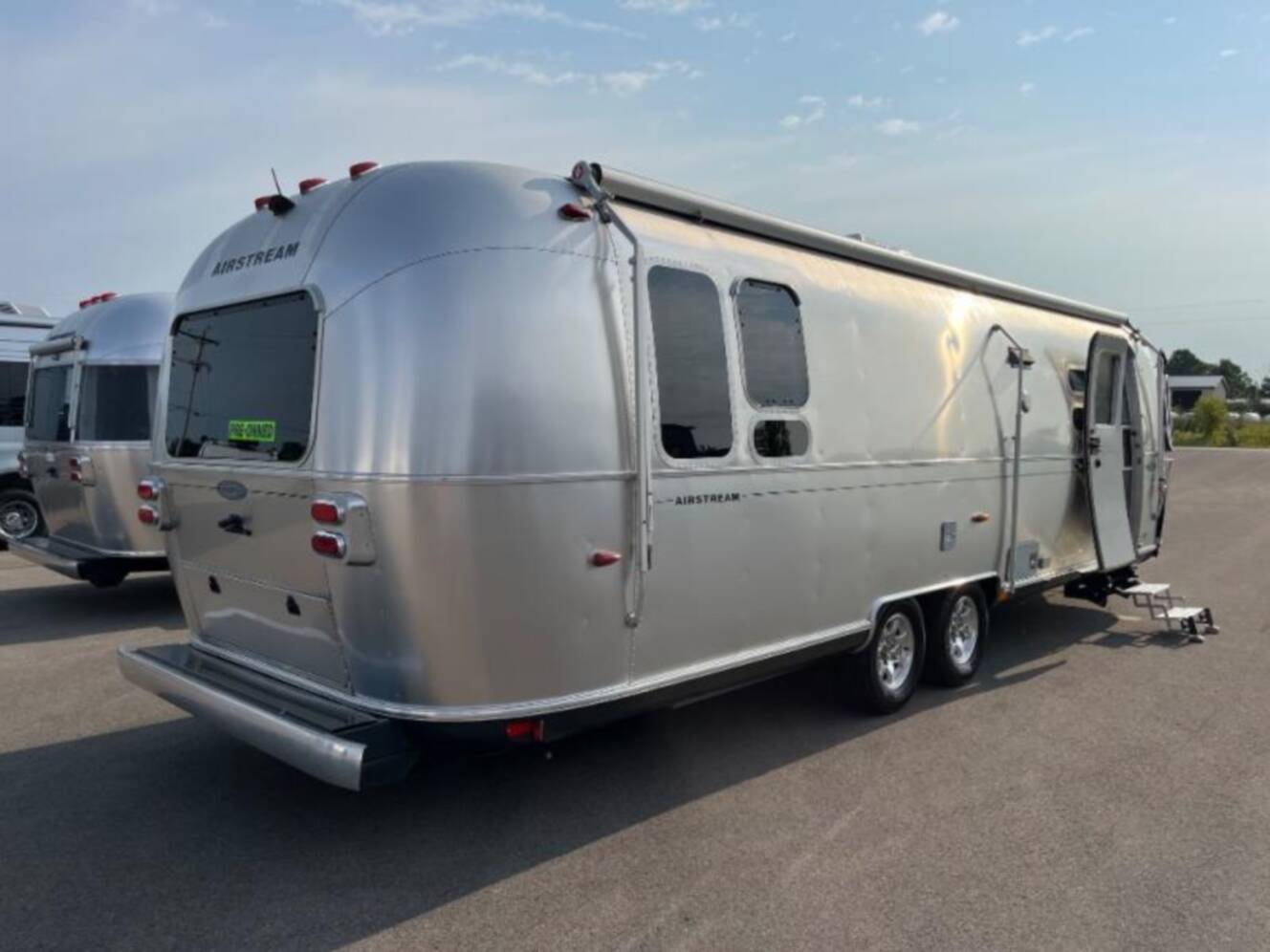 A photo of this 2012 Airstream Flying Cloud 30