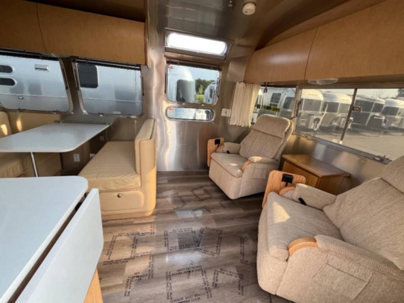 A photo of this 2012 Airstream Flying Cloud 30