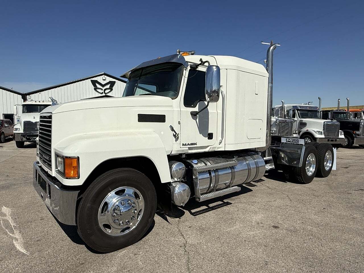 Mack CHU613 Conventional - Sleeper Truck For Sale - Commercial