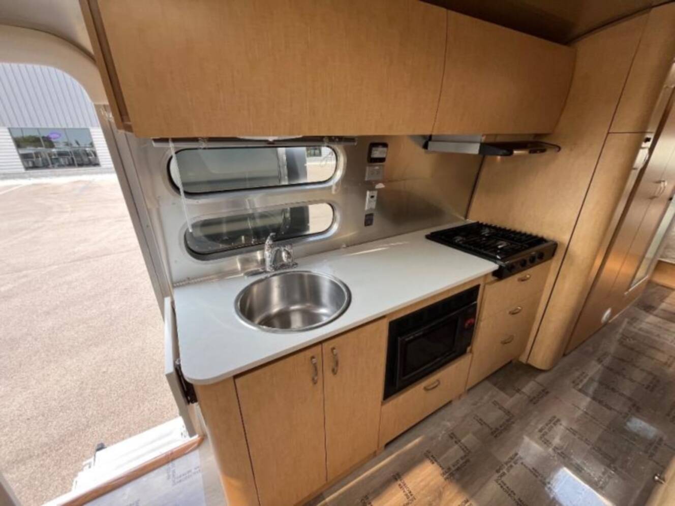 A photo of this 2012 Airstream Flying Cloud 30