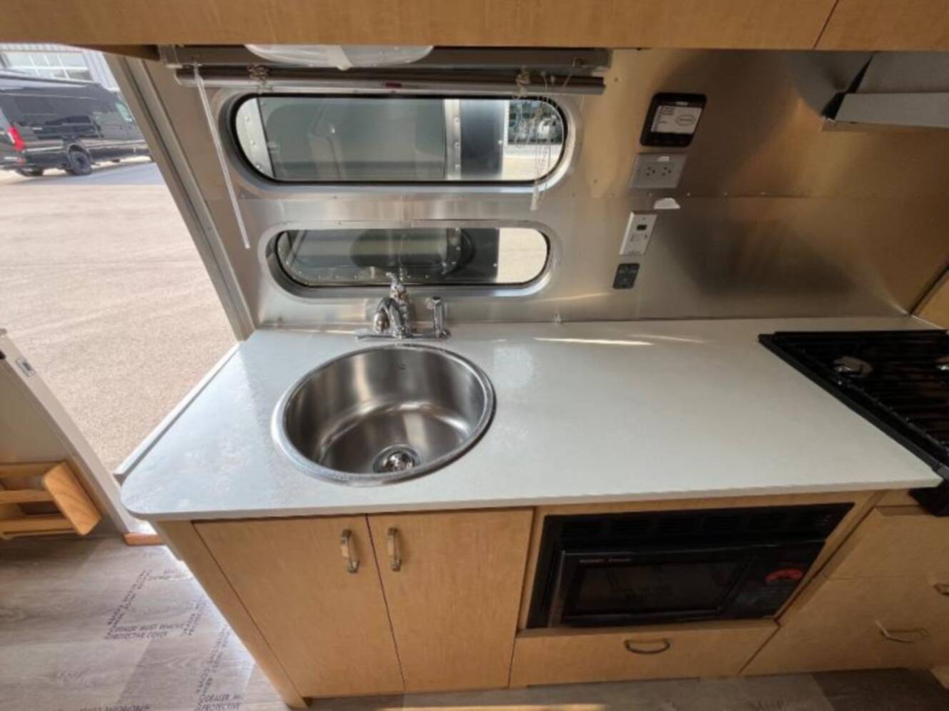 A photo of this 2012 Airstream Flying Cloud 30